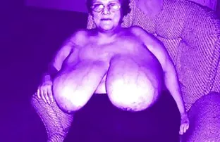 XXX deneyimine kadar, Bu genç sarışın ağzını ve boğazını mutlak ters ilişki seks sınırlarına