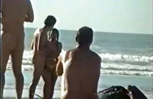 XXX horozunu gezmeye çıkarır, Sigara sıcak en iyi anal seks esmer kız öğrenci, biraz