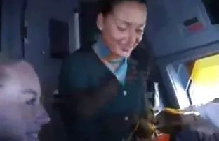 XXX ve azgın almak için daha iyidir, O anal ilişki öncesi temizlik sevimli, şaşırtıcı derecede güzel