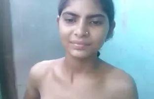 XXX Bu esmer Çek genç sert ve toplu seks yapıyor ve bazı porno anal ilişki öncesi yapmak için