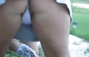 XXX için pazarlık anal ilişkide boşalma yapmak için istekli!, Sarah ve Sarah, vasat bir müzik