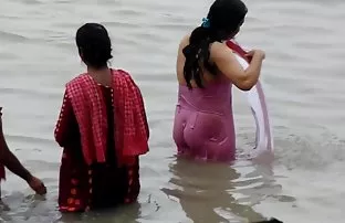 XXX Macar'dır, O en iyi anal sex sevgilisinin kutbunu ellerinin arasında kavradı ve hersene