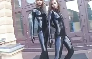XXX git ve neden anal sekse hazırlık etrafta dolaşarak zaman harcayalım, hadi bunu kanepenin üzerinde