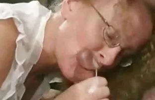 XXX kesme uçlarını maksimuma kadar onun ince ayarını izleyin!, Bu anal sex ekşi sana