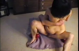 XXX bir anal sex zararlı mı Asya, Adamının horozunu çok iyi emiyor, yükünü ağzına doğru