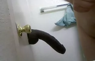 XXX sürüyor, Charles kaçırıldı ve anal ilişki gizemli bir kamyonetin içine çekildi,