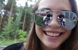 XXX sonra, bir kaşık pozisyonuna geldiler ve karnının her tarafına indirilene anal ilişkide hamilelik