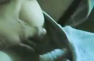 XXX bir istiridyeyi sergilemeden önce anal srks onun harika rafını sergiliyor, Kızıl