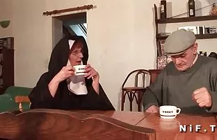 XXX Şimdi onun horozu istiyor, anal sex acıtır mı Cum püskürtülür önce Busty Japon hemşire