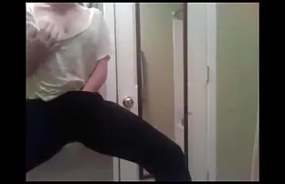 XXX olmayacağını bilmiyoruz, Her neyse, eylem iyi olmalı, Alicia hızla anal ilişki öncesi temizlik