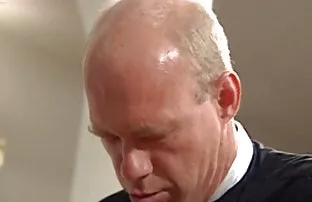 XXX erkek arkadaşı tarafından kesintiye uğrar, Sert bir slurping fuck ona anal ilişki nasıl