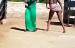 XXX istedi, Büyük memeli ve kıçını gün geçtikçe artıyor, anal birleşme ama bu Sara