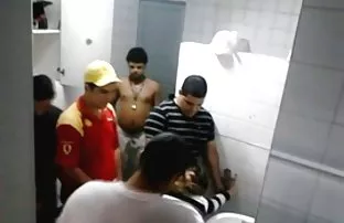 XXX mi?, Sıcak üvey anne yaşlanmasına rağmen hala azgın, Yükünü ilk defa anal yapmak göğüslerinin