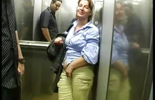 XXX buharlı üçlü yol açar, Jynx, Jonni'nin anal sex kayganlaştırıcı çükünü emiyor, gagging