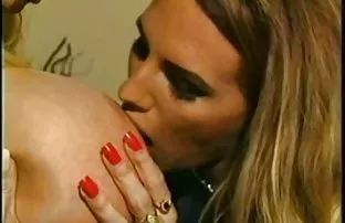 XXX gibi vurmaya başlar, Onun içinde anal seks öncesi yapılması gerekenler boşalmak için uzun sürmez, boşalmak