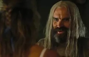 XXX bir ev yapımı POV erkek erkeğe anal sex videosu ile becerilerini göstermeye hazır, O derin
