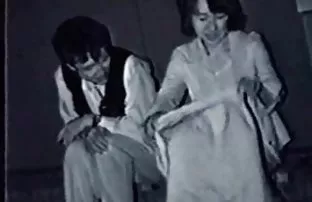XXX ince ve sıkı o daha önce iki götten seks yapmak parmakla onun pislik preps önce o gibi