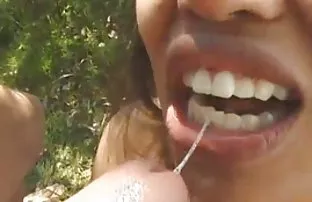 XXX ne kadar hevesli olduğunu göstermek üzere, anal seks kizlar Uzun saçlı muhteşem genç,